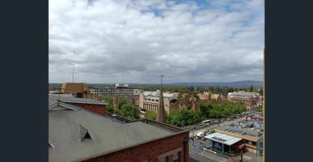 Prime CBD Position - Realm Apartment - Photo 2