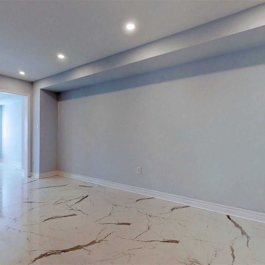 For Lease - 112 Revelstoke Crescent, Richmond Hill, Ontario - Photo 1