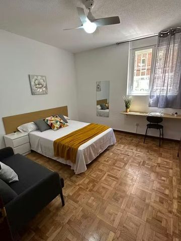 Calle de la Infanta Mercedes, Madrid, Community of Madrid 28020 - Foto 5