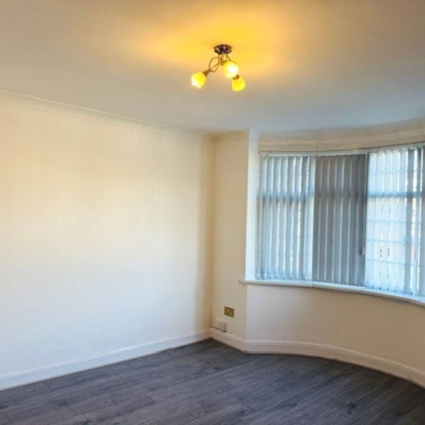 Chairborough Road, High Wycombe - Photo 1