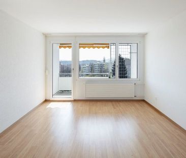 Senior apartment with balcony for rent! - Foto 6