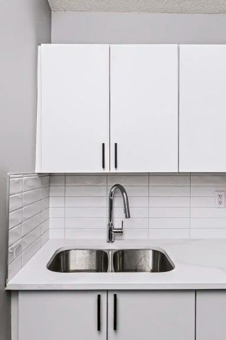 The Derwas Apartments — One bedroom SHOW suite - Photo 2