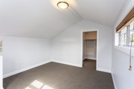 Executive home in Strowan! - Photo 4