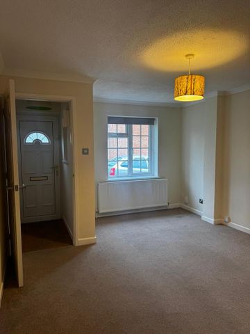 2 bedroom end of terrace house to rent - Photo 3