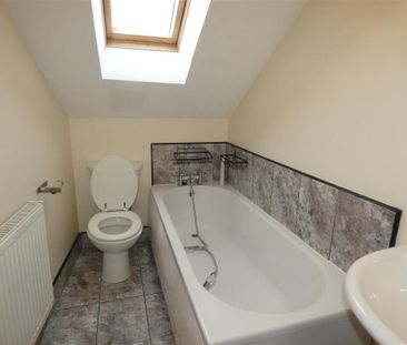 2 bedroom flat to rent - Photo 6