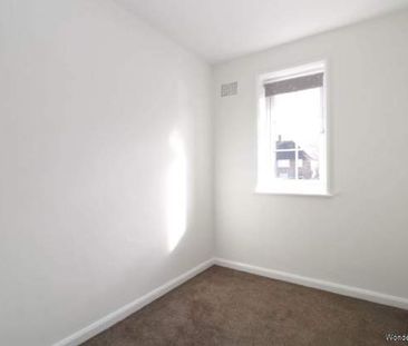 3 bedroom property to rent in Morden - Photo 6