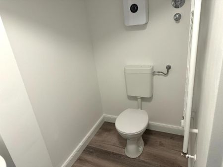 1-Zimmer Dachgeschoss ,kein Aufzug - 1 Jahr Untervermietung - Foto 4