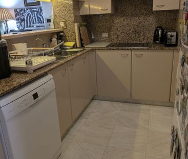 Elizabeth Bay - Photo 4