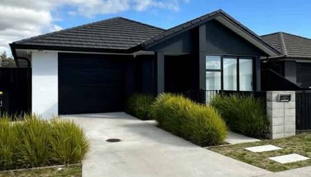 3 BEDROOMS - UNION DRIVE - PAPAMOA - Photo 3