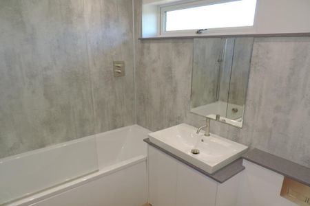 3 bedroom property to rent - Photo 2