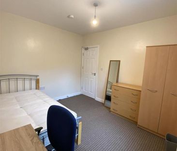 6 bedroom house to rent - Photo 3