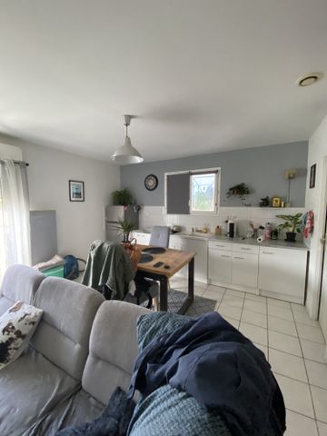 Location Appartement 2 pièces 60m² ST ANDRE DE CUBZAC 33240 - Photo 3