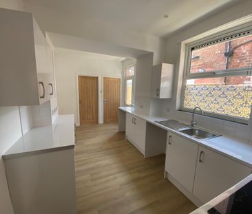 3 bedroom terraced house to rent - Photo 6