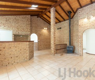 Halls Head Large Family Home - Photo 4