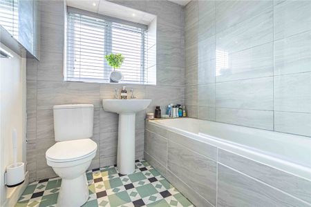 2 bed Flat for rent - Photo 5