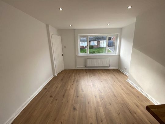 3 bedroom semi-detached house to rent - Photo 1