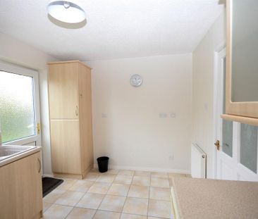 3 bedroom semi-detached house to rent - Photo 4