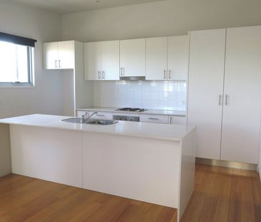 2 LEVELS, 2 BEDS, 2 BATHS, IN BOUTIQUE GROUP! - Photo 4