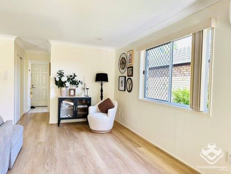 Stunning Family Retreat at Prime Shailer Park Location! - Photo 3