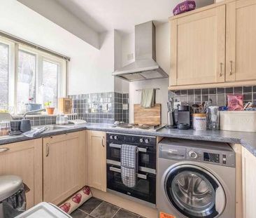 Cobb Close, Datchet, SL3 - Photo 3