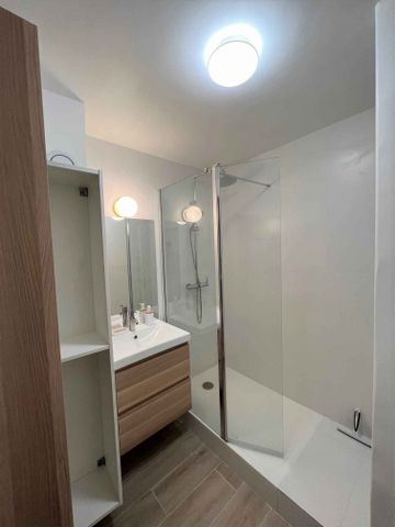5 pièces - Meublé - 10,13 m² - 5ème étage - Colocation non autorisée - Photo 2