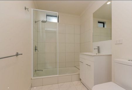 Furnished 2 bedroom apartment - Photo 5