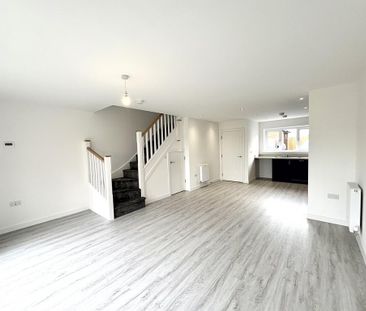 3 bedroom semi-detached house to rent - Photo 2