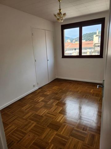 Location Appartement 3 pièces 66m² NICE 06300 - Photo 5