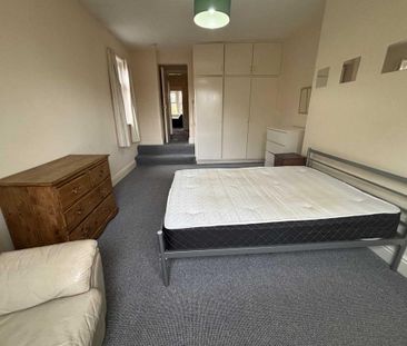 2 bedroom semi-detached house to rent - Photo 2