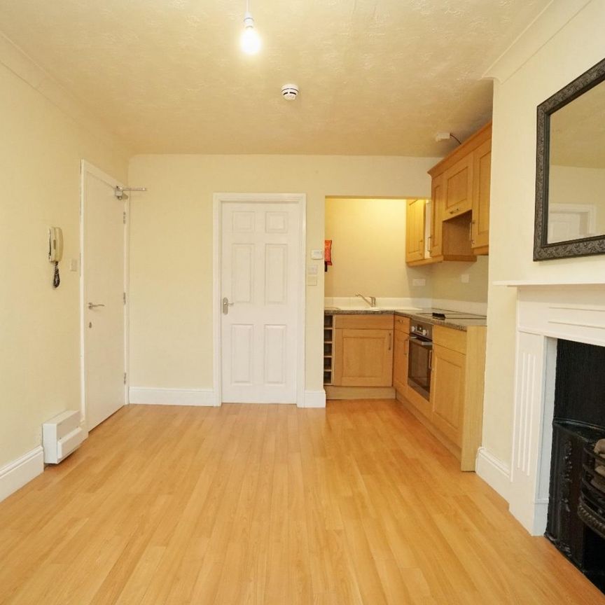 1 bedroom Flat To Let - Photo 1