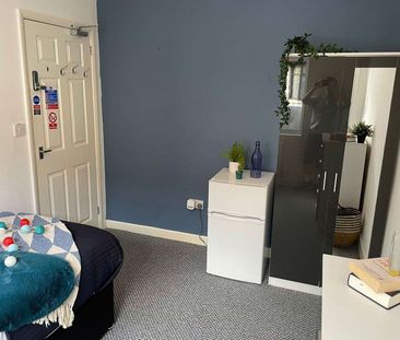 🏡 Home, but Better – Modern Houseshare on the Edge of Nuneaton Town... - Photo 6