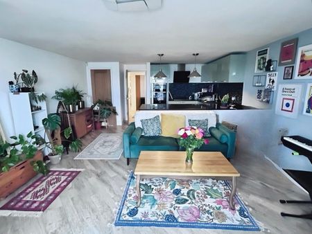 1 bedroom Flat To Let - Photo 2