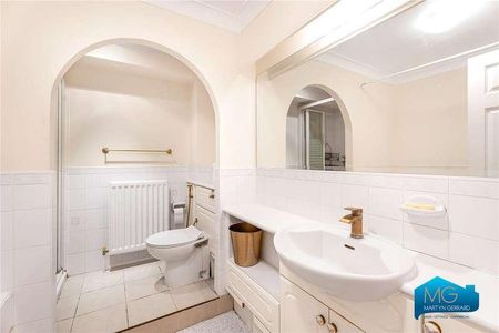 Riverside Gardens, London, N3 - Photo 5