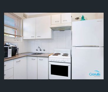 2/2 Ocean Street, Cronulla, NSW 2230 - Photo 4