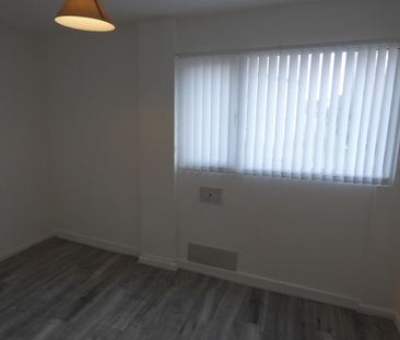 1 bedroom Flat for rent - Photo 3