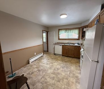 For Lease - 1023 Eagle Drive Unit# Main Unit, London South, Ontario - Photo 2