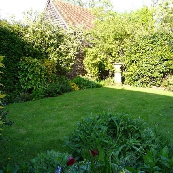 High Street, Hungerford, RG17 - Photo 1