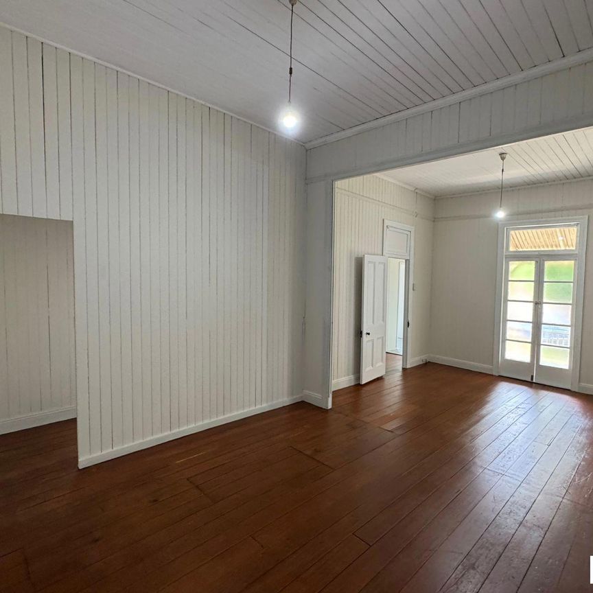 Massive Queenslander Home – Partially Renovated – Spacious and Functional - Photo 1