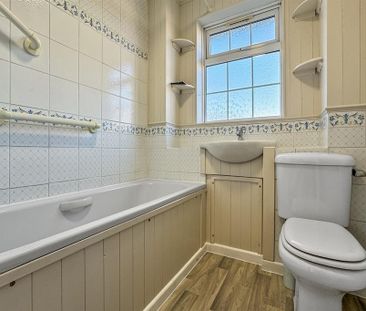 3 bedroom semi-detached house to rent - Photo 6