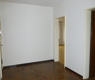 Grosse 2 Zimmer-Wohnung mit Balkon nähe Aeschenplatz - Foto 2