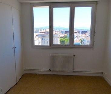 T4 - Photo 2