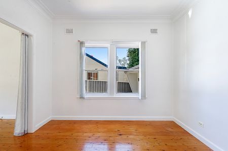 9 Henry Street, Guildford NSW 2161 - House For Rent | Domain - Photo 3