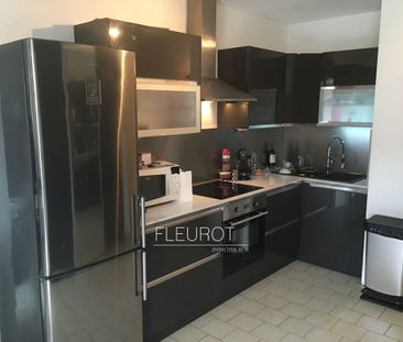 Appartement 2 pièces 53m2 MARSEILLE 10EME 790 euros - Photo 4