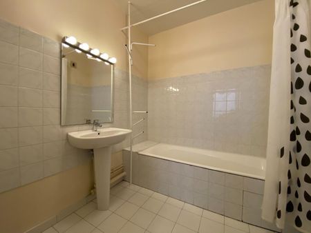 Location Appartement 2 pièces 56m² AVIGNON 84000 - Photo 3