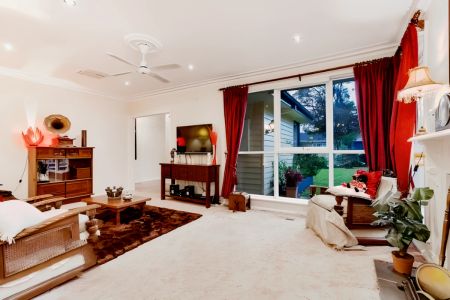 3 Bed, 1 Bath - Photo 4