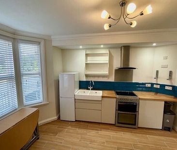 Euclid Street, SWINDON - Photo 5