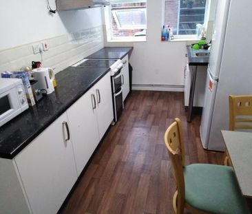 4 bedroom private hall to rent - Photo 6