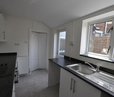 2 bedroom terraced house to rent - Photo 6