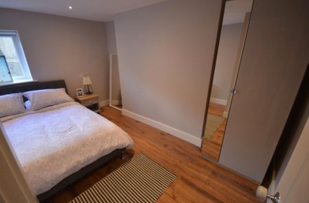 26 Grand Canal Street Lr, Dublin 2 (3 bed) - Photo 3