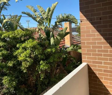 “Well Maintained 1 Bedroom Flat” - Photo 4